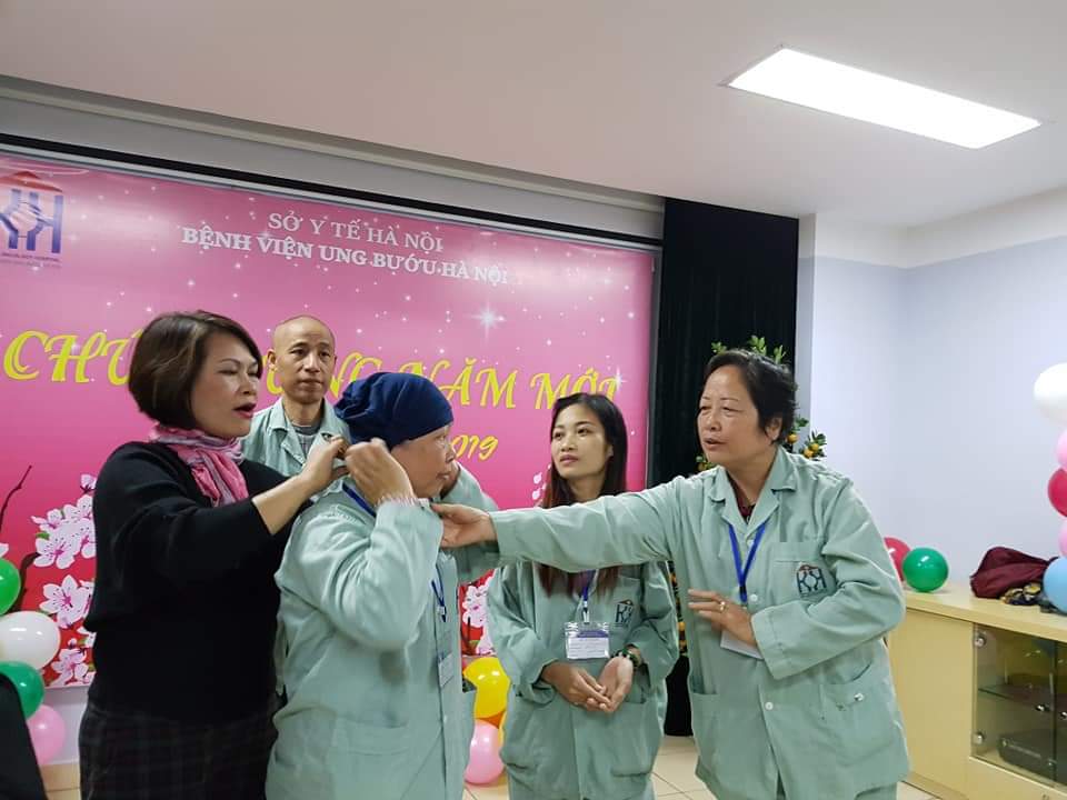 Bí quyết 11 năm chiến thắng ung thư vú của người phụ nữ bị mất một chân Bí quyết 11 năm chiến thắng ung thư vú của người phụ nữ bị mất một chân