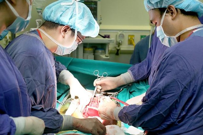 Bác sĩ BV Việt Đức ăn ngủ tại phòng mổ, thực hiện 16 ca ghép tạng trong 1 tuần Bác sĩ BV Việt Đức ăn ngủ tại phòng mổ, thực hiện 16 ca ghép tạng trong 1 tuần