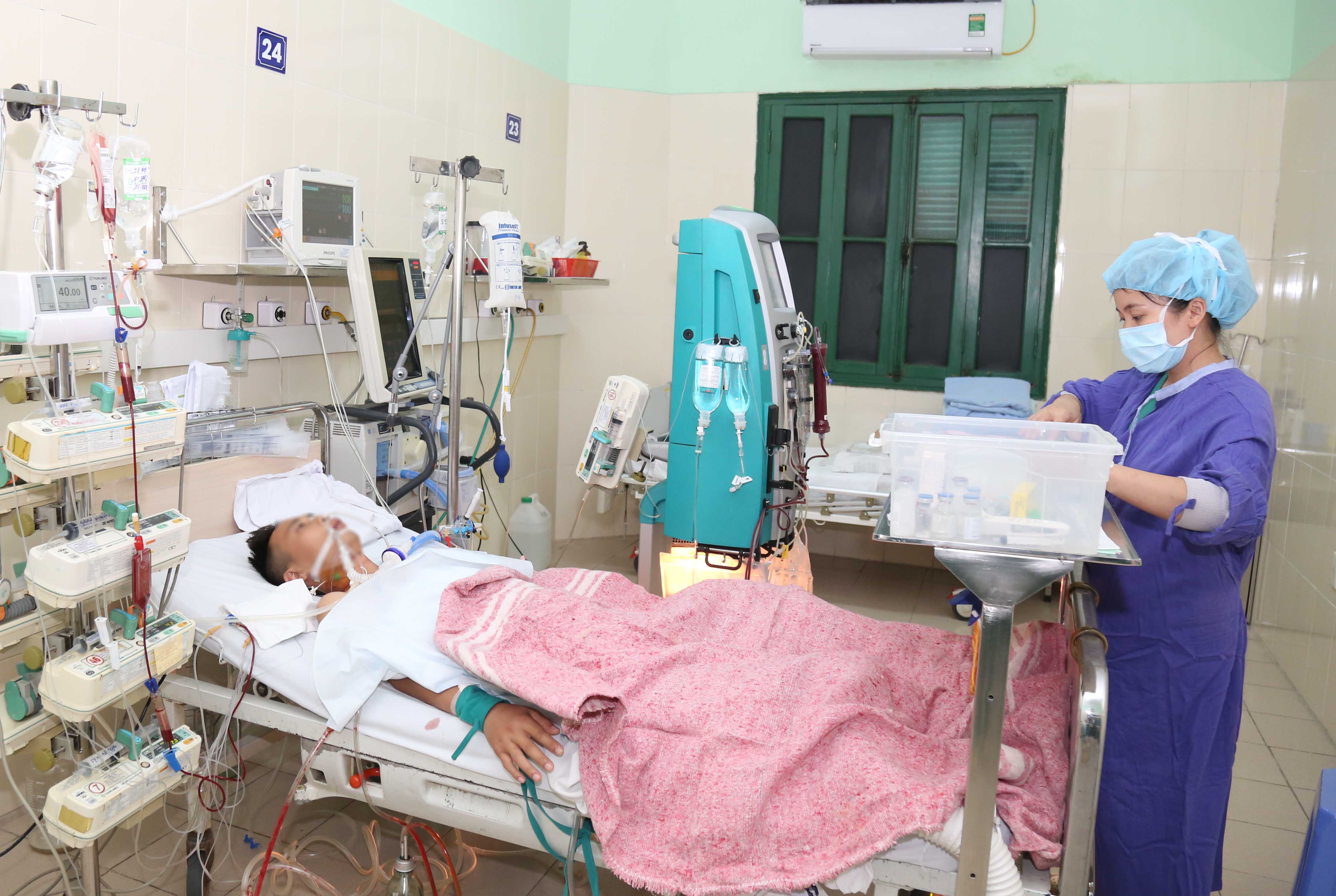 Bác sĩ BV Việt Đức ăn ngủ tại phòng mổ, thực hiện 16 ca ghép tạng trong 1 tuần Bác sĩ BV Việt Đức ăn ngủ tại phòng mổ, thực hiện 16 ca ghép tạng trong 1 tuần