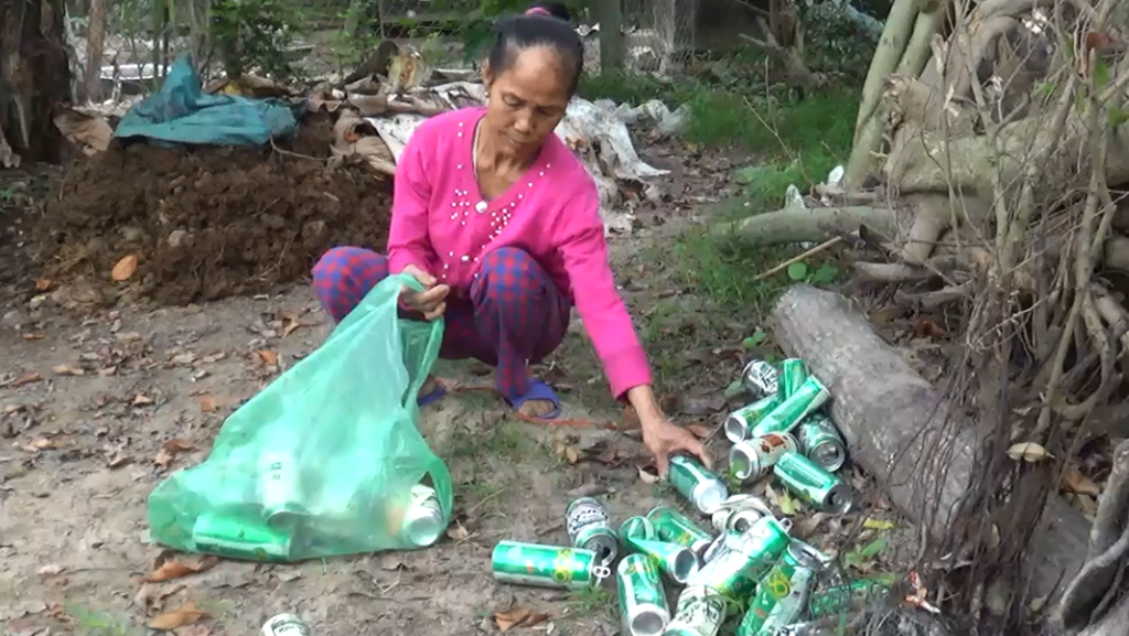 chuyện hững người phụ nữ vùng biển mang gạo cứu đói dân nghèo