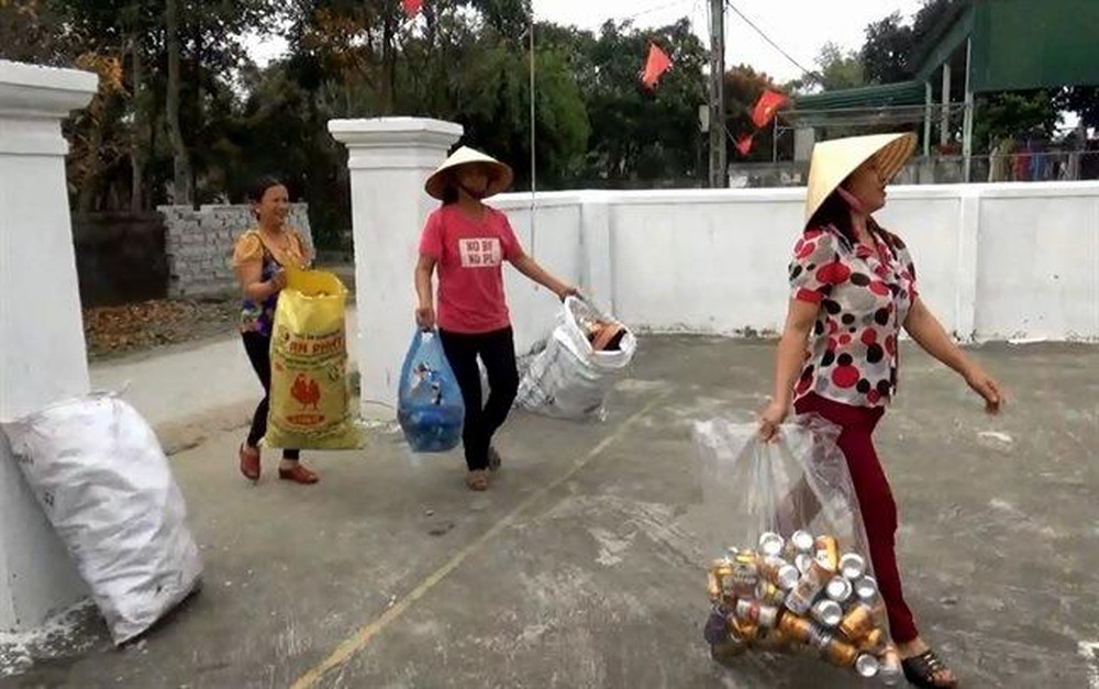 chuyện những người phụ nữ vùng biển mang gạo đi cứu đói dân nghèo