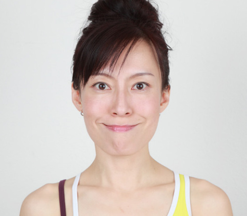 trẻ hóa làn da sau tuổi 30 với bài tập yoga đơn giản