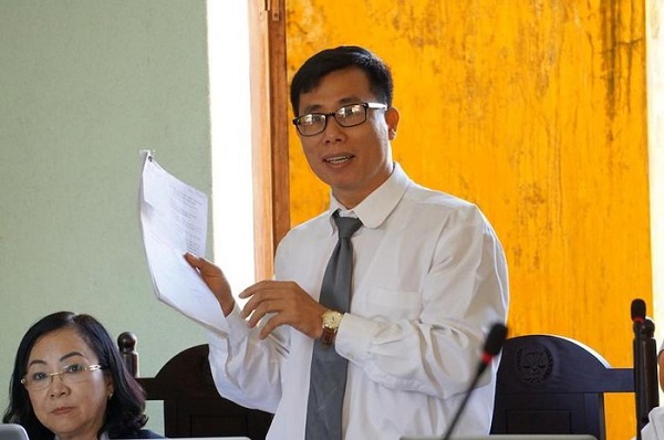 Vụ nhóm phượt “khỏa thân để bảo vệ môi trường” trên đèo Mã Pì Lèng, luật sư nói gì?