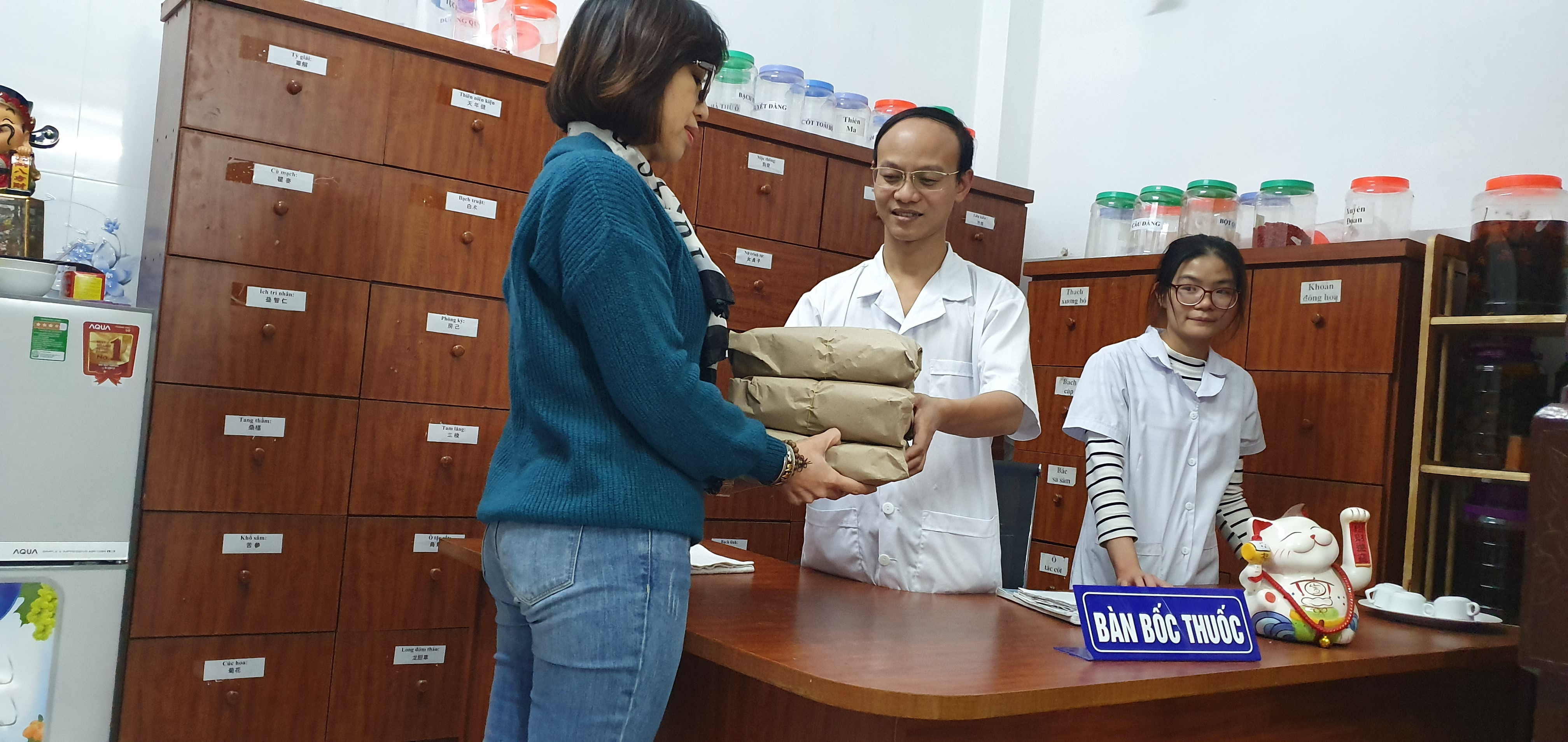 Phòng khám đông y Hoàng Nam ứng dụng vị thuốc “chè dây” chữa bệnh đau dạ dày do khuẩn HP