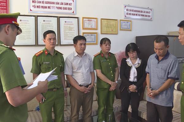 4 lãnh đạo ngân hàng tại Đắk Lắk bị bắt 