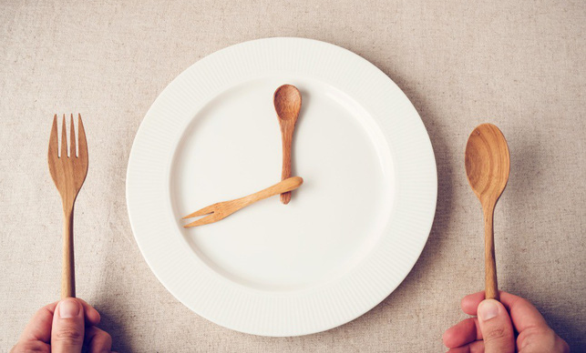 5 lý do không nên nhịn ăn tối để giảm cân