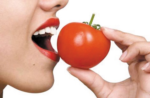 Bà bầu ăn cà chua sống tốt không Bà bầu ăn cà chua sống tốt không
