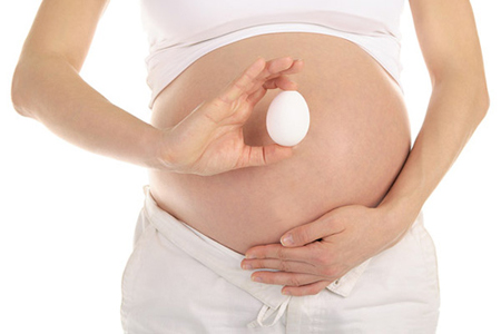 Bà bầu ăn trứng gà tốt không Bà bầu ăn trứng gà tốt không