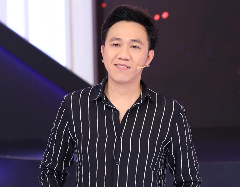 'Bão' clip nhạy cảm liên tục bủa vây Văn Mai Hương, nhiều người kêu gọi ngừng phát tán