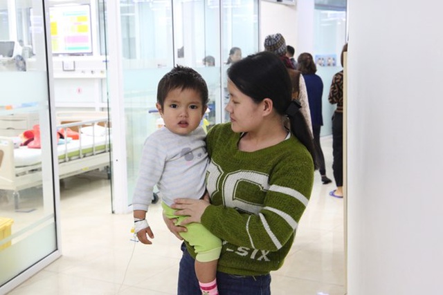 Bé trai 3 tuổi ngộ độc nặng sau khi ăn hạt củ đậu, cha mẹ không hay biết khiến con phải lọc máu Bé trai 3 tuổi ngộ độc nặng sau khi ăn hạt củ đậu, cha mẹ không hay biết khiến con phải lọc máu