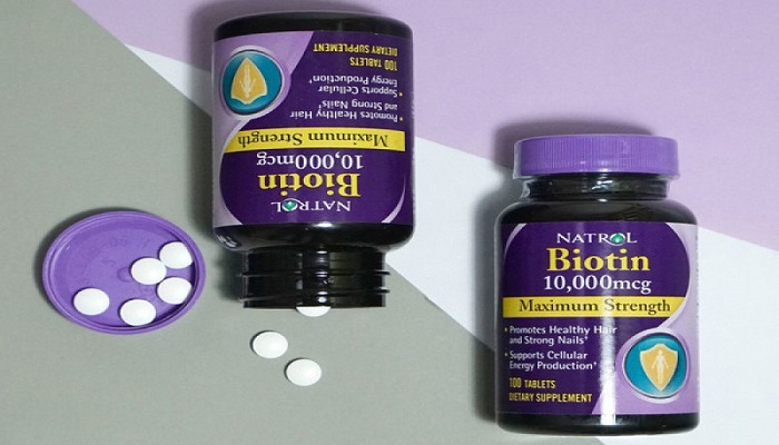 Biotin hay còn gọi là Vitamin H, là 1 Vitamin thuộc nhóm B. Thuốc mọc tóc Biotin: Hướng dẫn sử dụng và những tác dụng phụ cần biết