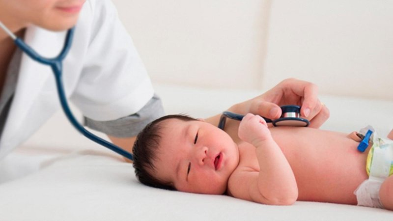 Dấu hiệu nhận biết viêm phổi diễn biến nặng, cần nhập viện sớm Dấu hiệu nhận biết viêm phổi diễn biến nặng, cần nhập viện sớm