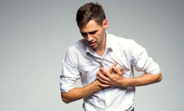 Bạn bị đau tức ngực là dấu hiệu của bệnh viêm phổi dấu hiệu bệnh viêm phổi