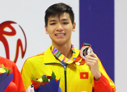 Hé lộ lý do ‘Thần đồng bơi lội’ Nguyễn Hữu Kim Sơn bị đình học khi tham gia SEA Games 30