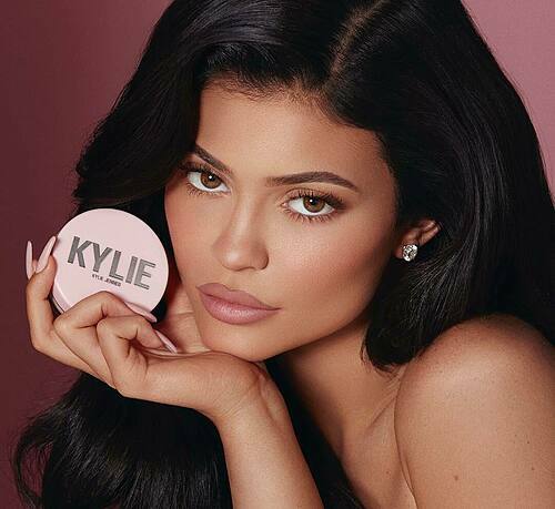 Kylie Jenner - Tỷ phú USD tự thân trẻ tuổi nhất thế giới bị tước danh hiệu