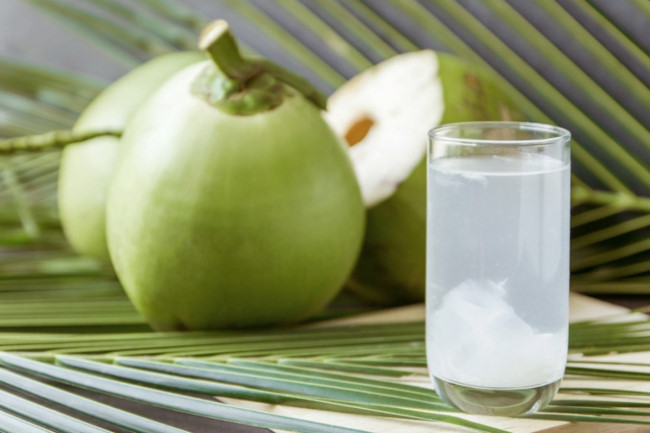 Lợi ích không ngờ từ nước dừa, bệnh nhân viêm đại tràng nhất định nên bổ sung hàng ngày