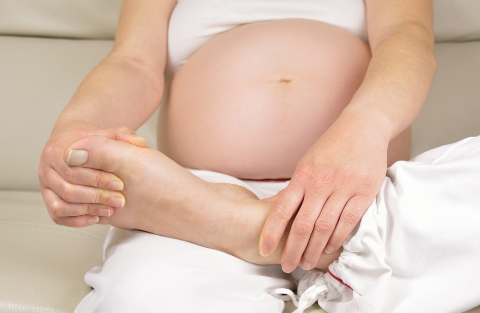 Mẹo giảm phù chân cho bà bầu Mẹo giảm phù chân cho bà bầu