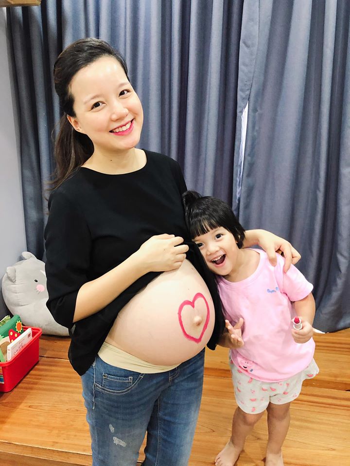 Mẹo trị rạn da cho bà bầu cực hiệu nghiệm từ các 'hot mom' Mẹo trị rạn da cho bà bầu cực hiệu nghiệm từ các 'hot mom'