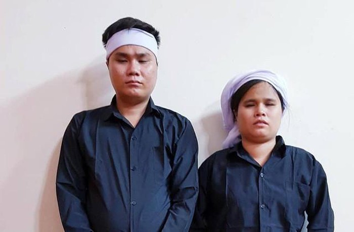 Mồ côi bố, mẹ đột ngột qua đời hai anh em mù lòa bơ vơ tìm chốn nương tựa