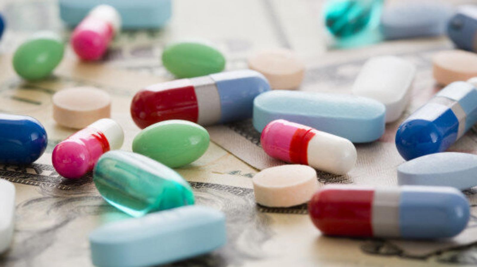 Thuốc Colchicin: Công dụng, liều dùng và những lưu ý trong điều trị bệnh gout