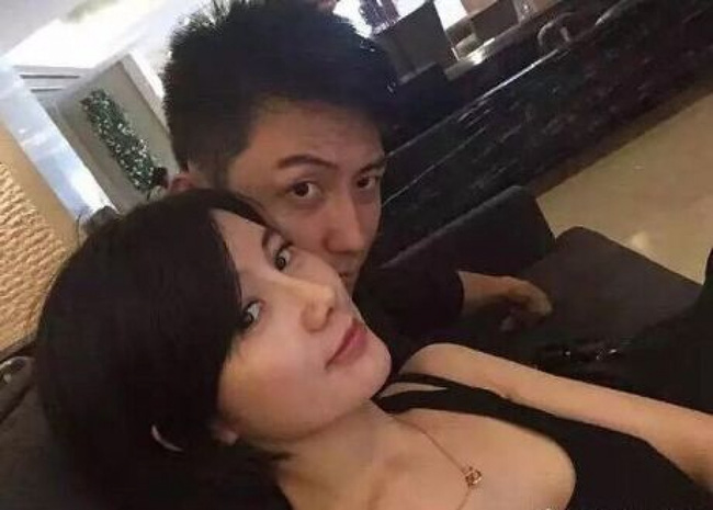 Trợ lý vợ cũ Hoàng Cảnh Du tung bằng chứng cả hai từng kết hôn, nam diễn viên bạo hành vợ dã man