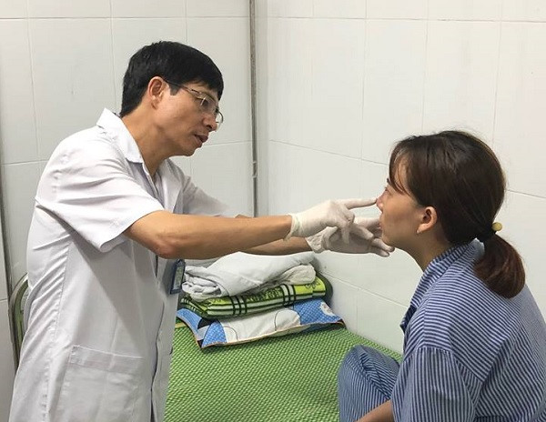 Vụ nâng mũi bằng filler bị mù mắt: Những dấu hiệu của mũi bị hoại tử