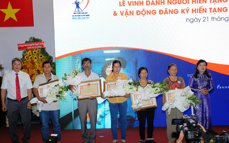 Từ nỗi đau tột cùng tới hành trình minh oan cho người mẹ 3 năm mang tiếng ác bán thận con lấy tiền
