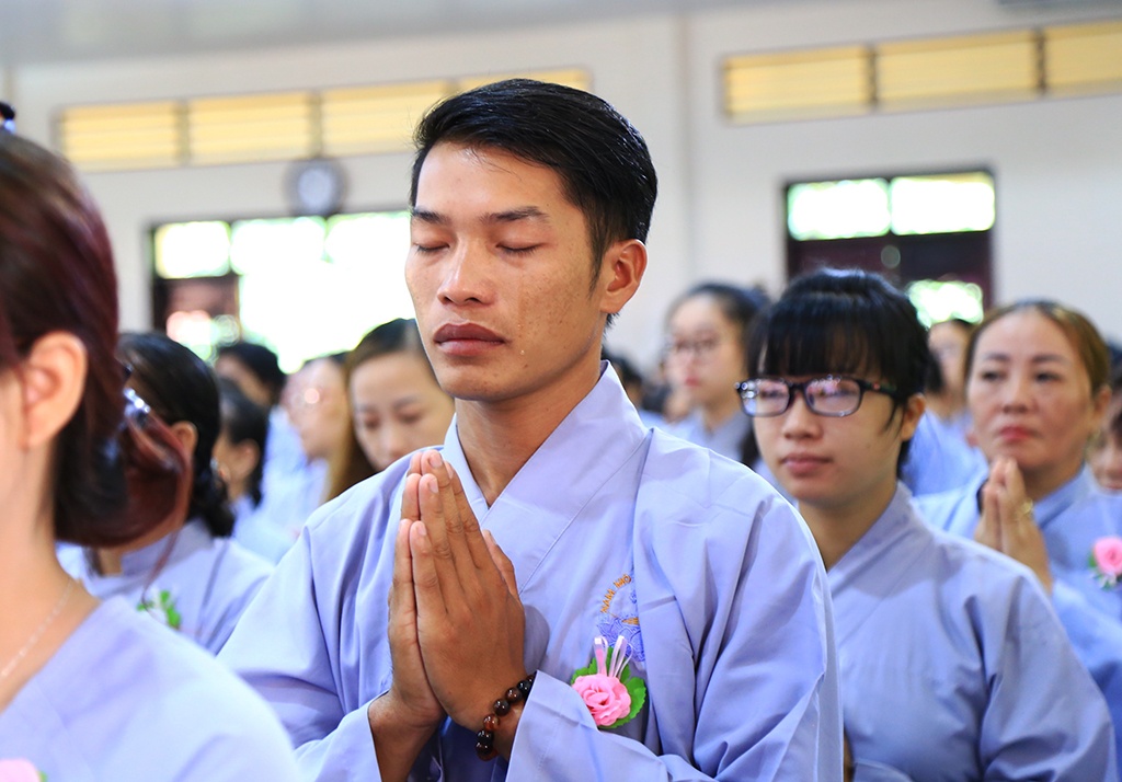 Lễ Vu lan: Mâm to cỗ đầy cũng chẳng bằng hiếu kính lúc cha mẹ còn khỏe mạnh