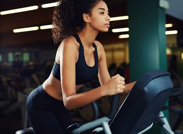 Tập Gym cho thân hình cân dối (Ảnh Internet) Phụ nữ sau sinh nên tập gym hay yoga ?