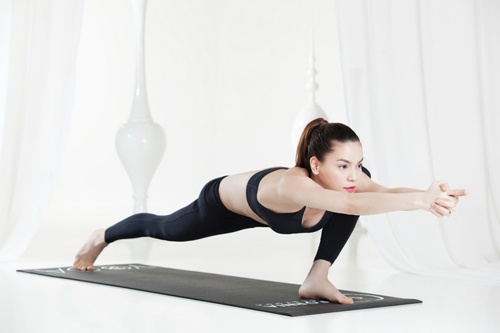 Yoga cũng là bộ môn đực nhièu người lựa chọpn (Ảnh Internet) Phụ nữ sau sinh nên tạp gym hay yoga