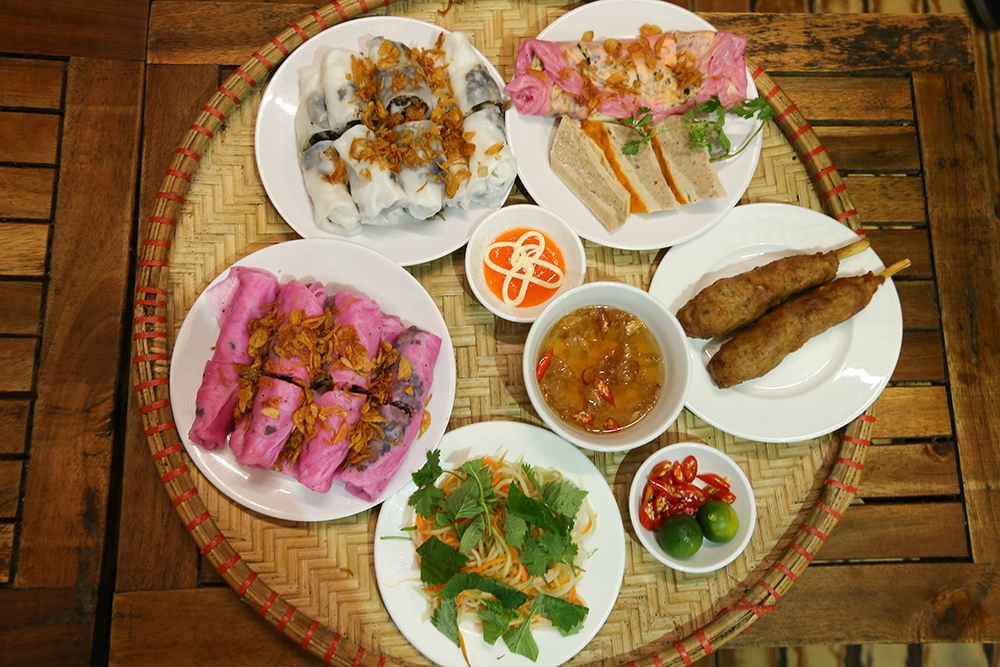 Có gì trong món bánh cuốn thanh long khiến nhiều người 