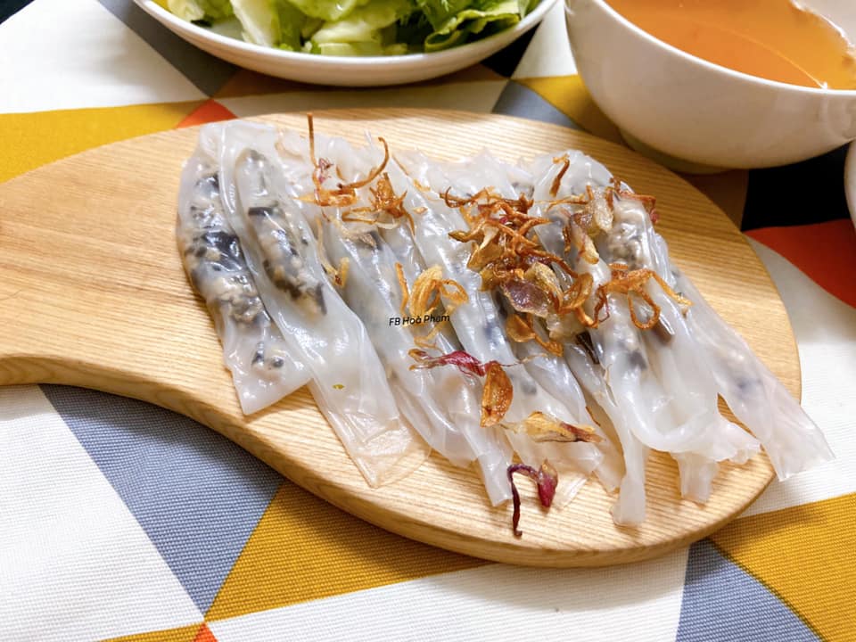 Chị em chia sẻ ầm ầm công thức làm bánh cuốn từ bánh đa nem của mẹ đảm 8x