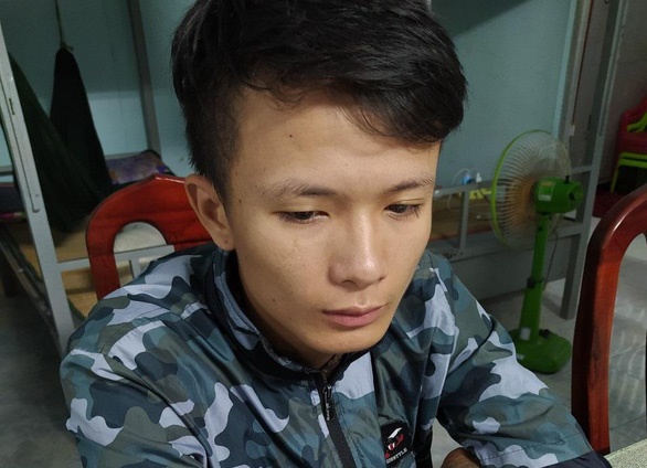 Bắt nam thanh niên 19 tuổi rủ bé gái về nhà quan hệ tình dục Bắt nam thanh niên 19 tuổi rủ bé gái về nhà quan hệ tình dục