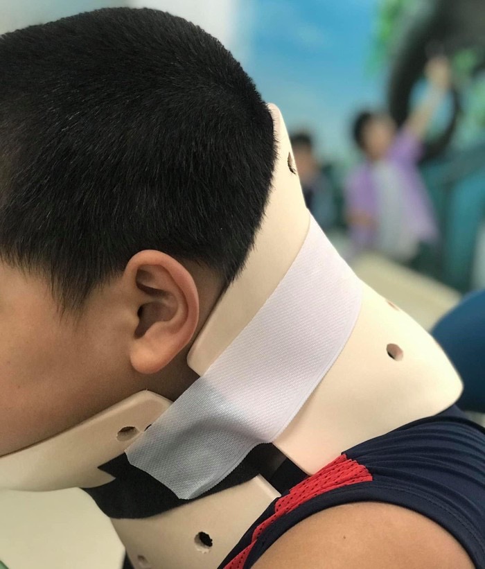Bé chấn thương cột sống cổ vì học trò nhào lộn trên Tiktok