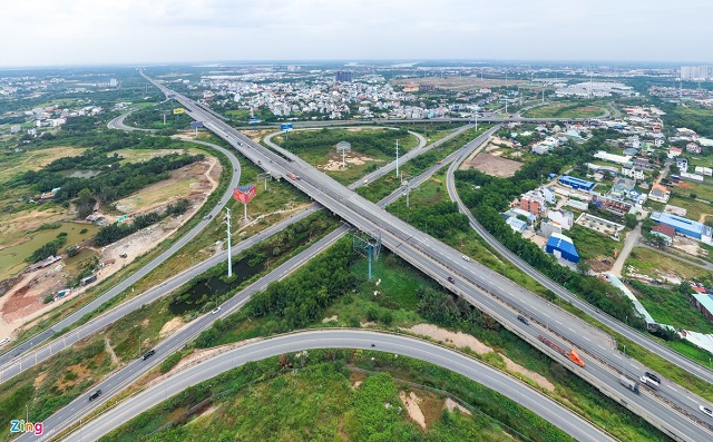 Đoạn thông tuyến giữa vòng xoay Mỹ Thủy đến gần cầu Phú Hữu với đường cao tốc TP.HCM - Long Thành - Dầu Giây. Nguồn: Zing News