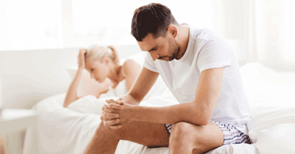 Nghiên cứu mới: Đàn ông đi bước nhỏ thường... yếu sinh lý hơn 