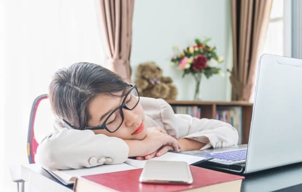 Cảnh báo những thói quen trước khi đi ngủ khiến mọi nỗ lực giảm cân đều không có tác dụng Cảnh báo những thói quen trước khi đi ngủ khiến mọi nỗ lực giảm cân đều không có tác dụng