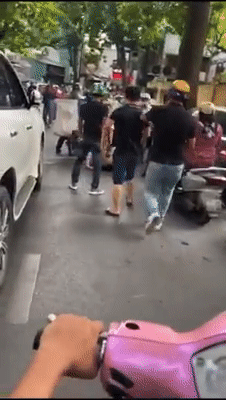 Chân dung người chồng trong clip đánh ghen ở phố Lý Nam Đế