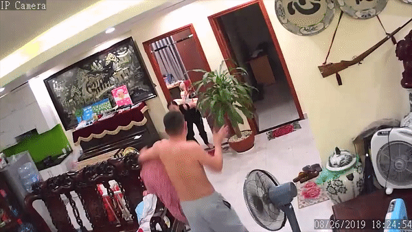 LS Đặng Văn Cường: 'Võ sư đánh vợ đang ôm con còn đỏ hỏn là hành động vi phạm đạo đức và pháp luật'