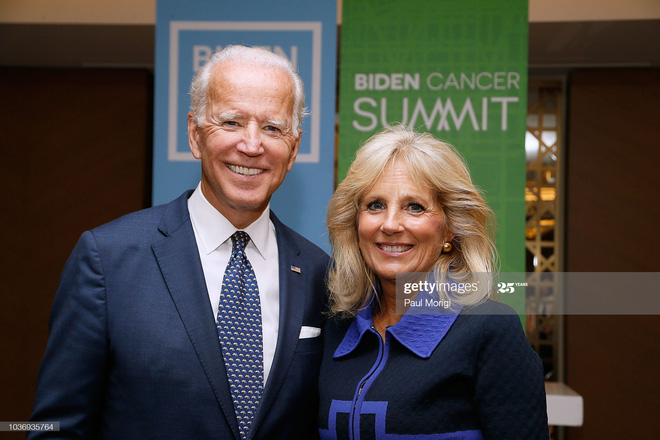 Chuyện tình 43 năm của vợ chồng tân Tổng thống Joe Biden Chuyện tình 43 năm của vợ chồng tân Tổng thống Joe Biden
