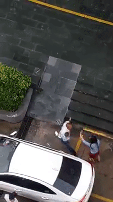 clip chồng ôm con đánh vợ như kẻ thù ở Bình Dương