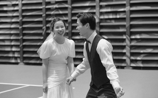 Cô dâu Viên Minh diện váy cưới bình dân giá 2 triệu đồng