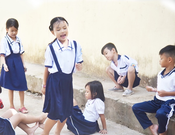 Gắn bó đất đảo 25 năm, cô giáo bộc bạch: Gắn bó đất đảo 25 năm, cô giáo bộc bạch: