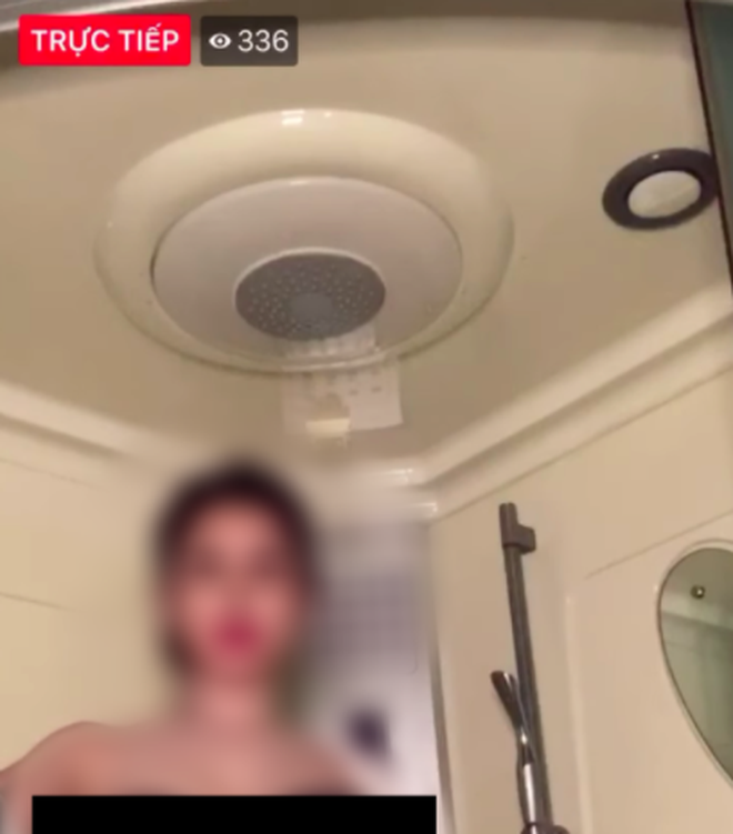 Cô giáo Trang là ai?