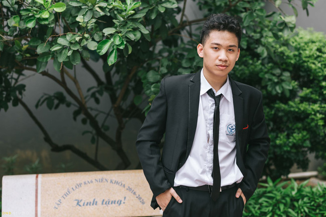 Con nhà người ta trong truyền thuyết: 15 tuổi thi đỗ Thủ Khoa – Á Khoa một loạt trường THPT Chuyên tại Hà Nội