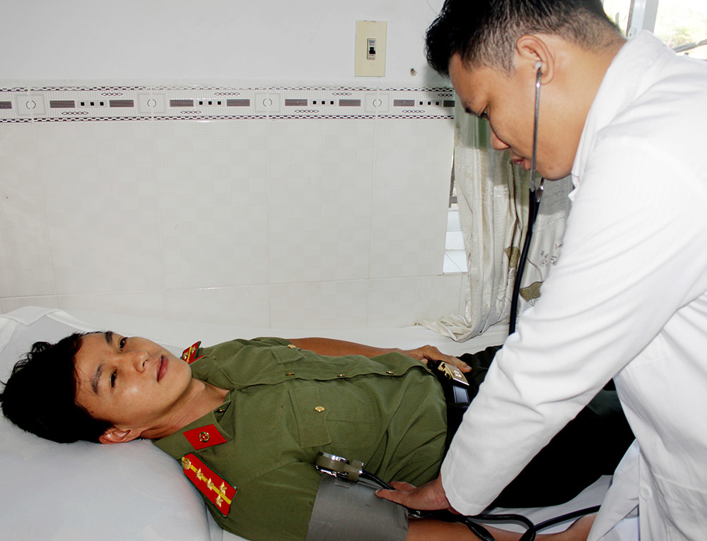 Sở hữu nhóm máu cực hiếm, vị Đại úy trẻ hiến máu 40 lần cứu sống hàng trăm người Sở hữu nhóm máu cực hiếm, vị Đại úy trẻ hiến máu 40 lần cứu sống hàng trăm người