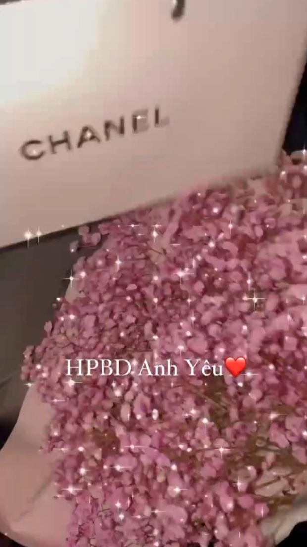 Dân tình soi 'hint' hẹn hò của Huỳnh Phương với Trâm Trần Dân tình soi 'hint' hẹn hò của Huỳnh Phương với Trâm Trần