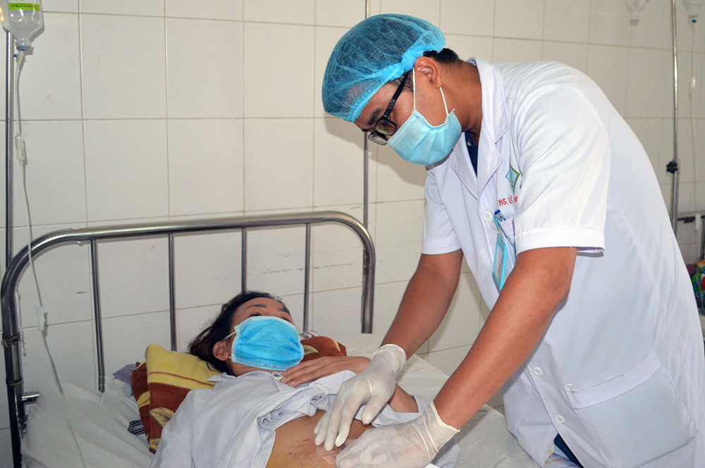 Dấu hiệu nhận biết đau bụng do xương cá đâm thủng ruột Dấu hiệu nhận biết đau bụng do xương cá đâm thủng ruột
