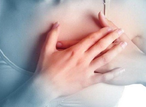 Đau, căng tức ngực và đau vùng nhũ hoa dấu hiệu mang thai