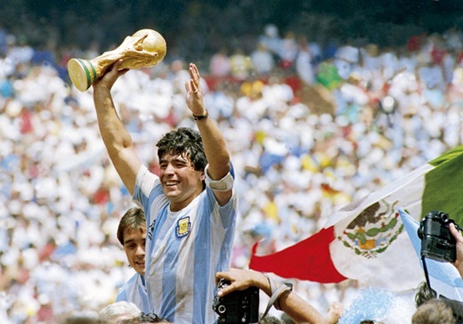 Huyền thoại Diego Maradona qua đời ở tuổi 60 do bệnh tim